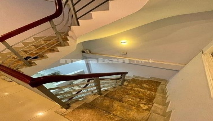 Cho thuê nhà ô tô dừng đỗ Đầm trấu - Hai Bà Trưng - 46m - 5 tầng - 21 triệu văn phòng, kdol, hgd và nhóm